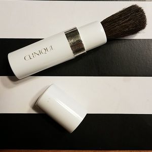 FREE with bundle: make up brush